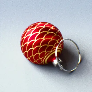 SCALED BAUBLE